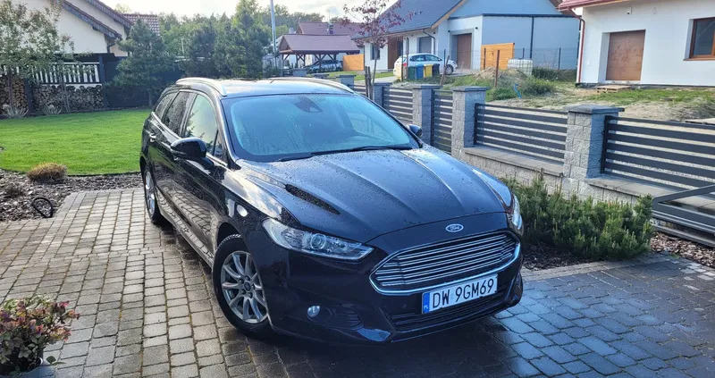 wrocław Ford Mondeo cena 39500 przebieg: 221000, rok produkcji 2015 z Wrocław